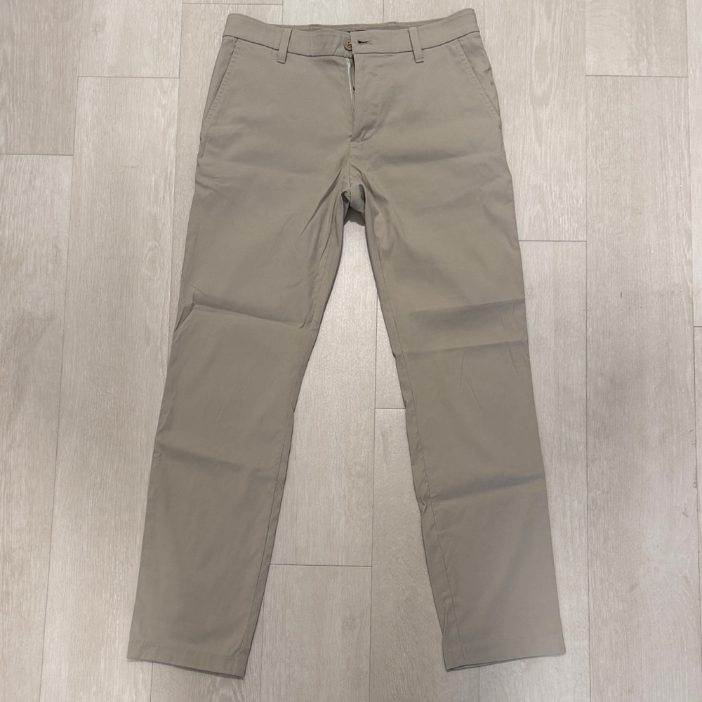 Tommy Hilfiger Men's Khaki Chinos Hang Dried